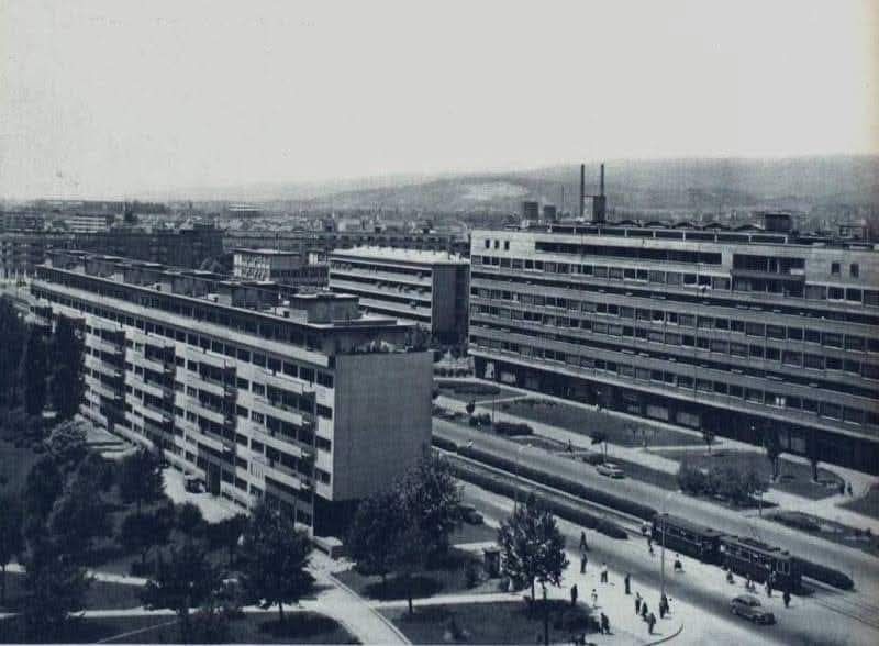 Panorama. Ulica Proleterskih brigada, pogled na zapadni dio ulice i na sjeverozapad grada. (Foto Tošo Dabac)